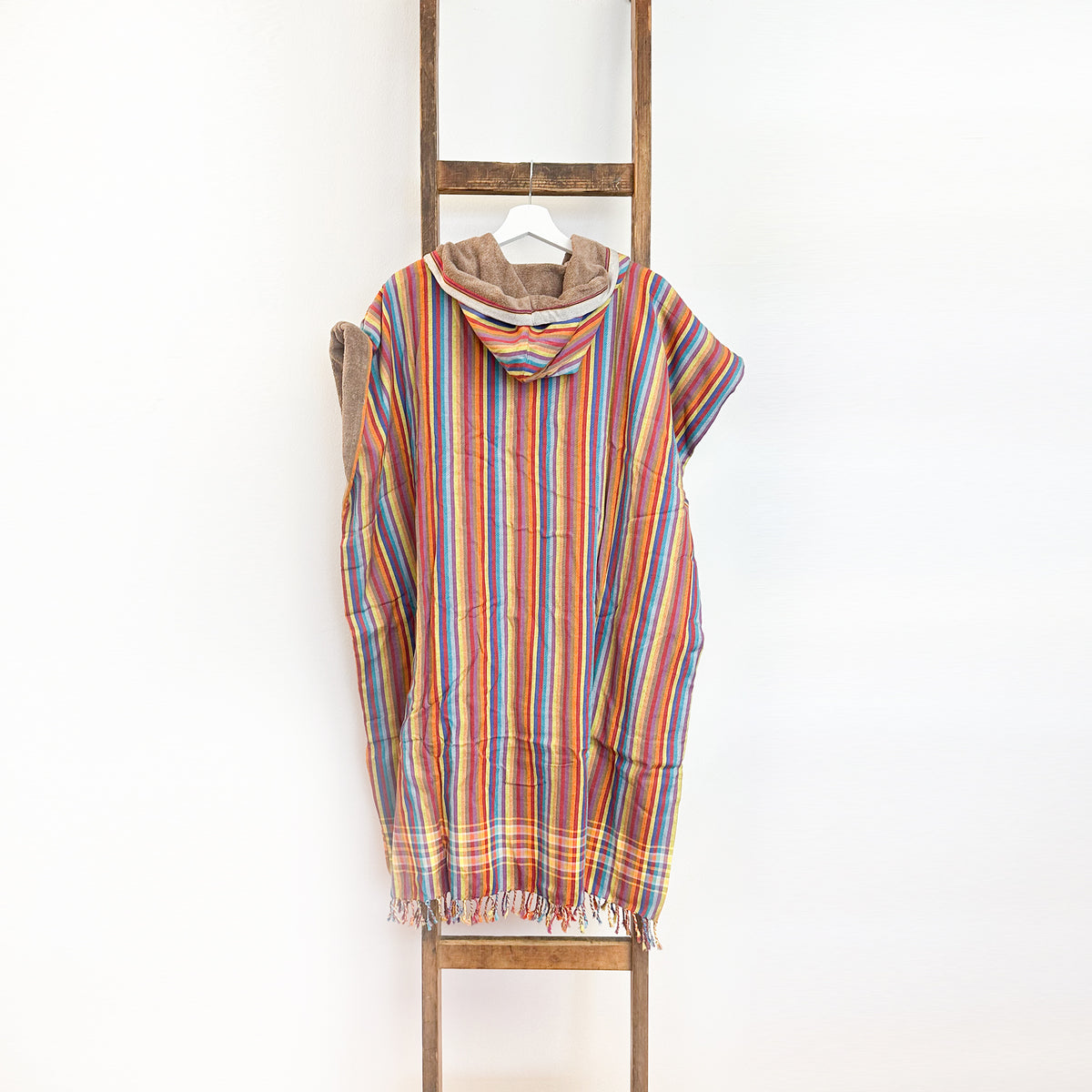 Kikoi Poncho Baumwolle Kapuze Brown Springstripe Sand Frottee