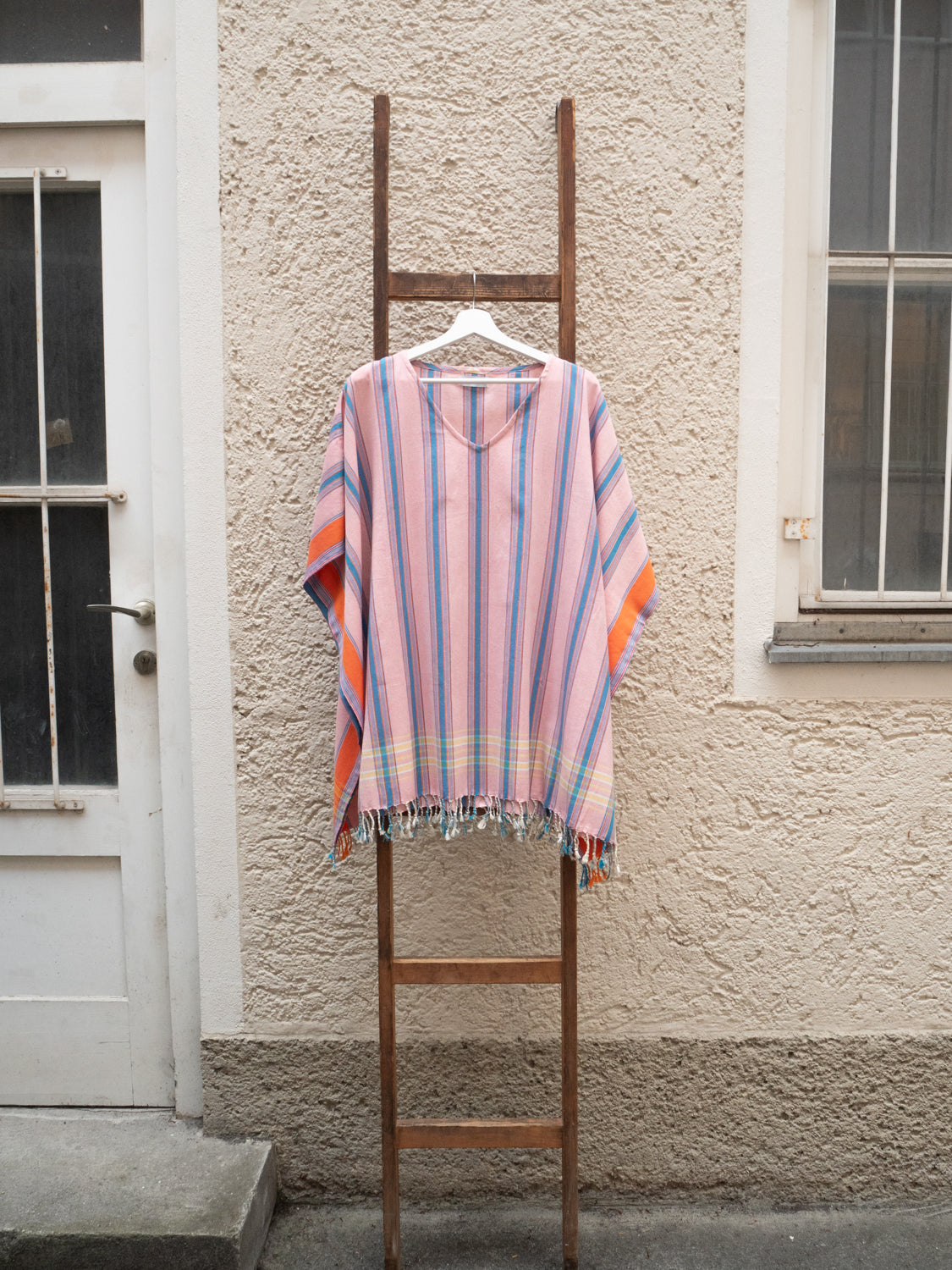 Kikoi V-Neck Poncho Baumwolle New Widestripe Pink Orange