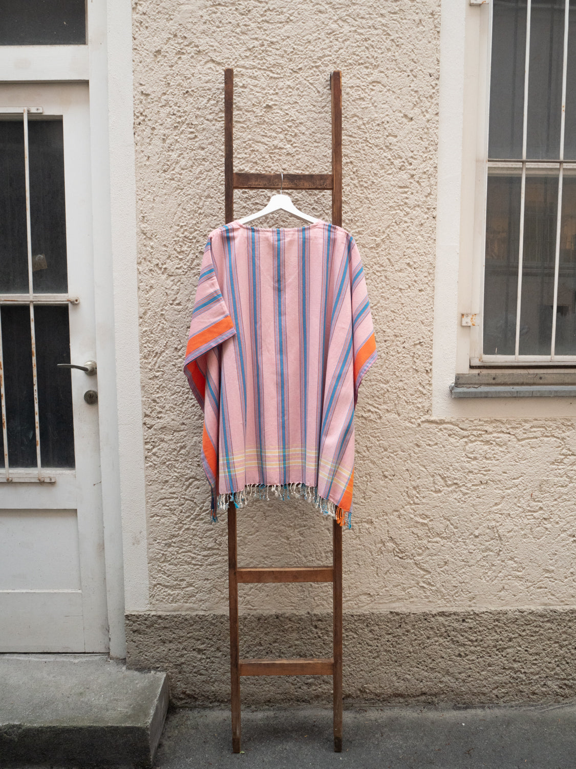 Kikoi V-Neck Poncho Baumwolle New Widestripe Pink Orange