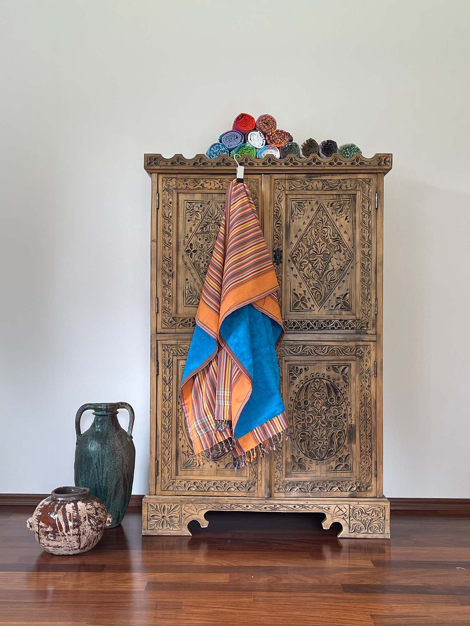kikoi.at,bestellen,onlineshop,kikoy,baumwolle,madeinkenya,fairtrade,handtuch,hamamtuch,hellorange sommerstreif,gestreift,türkis,madeinkenia,madeinafrica,empowerment-durch-handel,fair-produziert,nachhaltig,products-with-a-story,community-project,aidbytrade,geburtstagsgeschenk,geschenk-idee,strand-tuch,badetuch,saunatuch,baby-decke,badezimmer,bade-handtuch,schultertuch,sonnenschutz,surfen,baby-handtuch,frottee,yoga,pilates,strand-decke,picknick-decke,urlaub,baden,wellness,spa,schwimmen,reisen