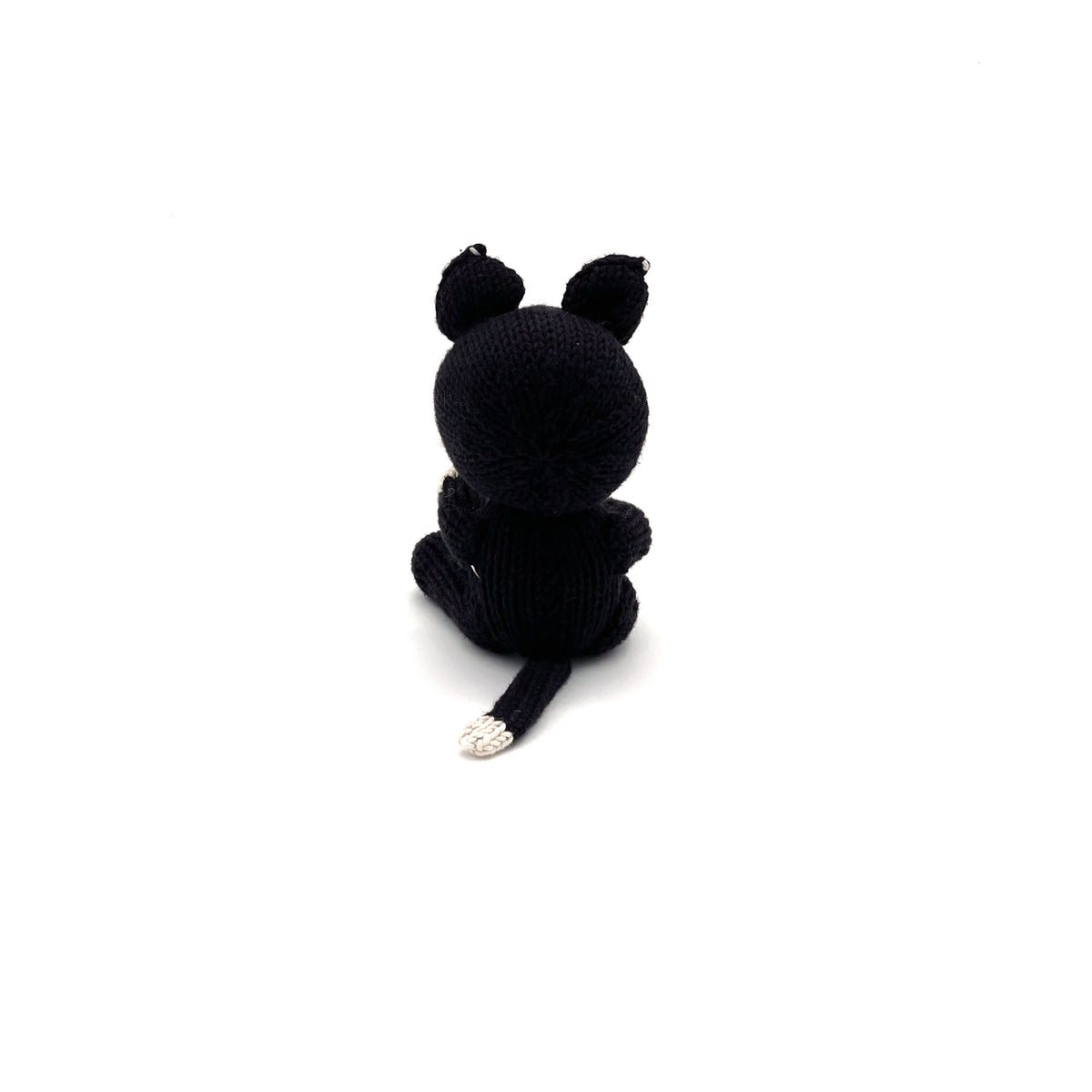 kuscheltiere,bio,baumwolle,madeinkenya,fairtrade,rascal,katze,schwarz,bio-baumwolle,madeinkenia,handgestrickt,stofftiere,kind,kinder,spielzeuge,geschenke,organic,madeinafrica,handgemacht,handmade,frauenprojekt,community-project,aidbytrade,products-with-a-story,empowerment-durch-handel,fair-produziert,organic-cotton,stricktier,black,nachhaltig,geburtstagsgeschenk,kikoy,geschenkidee