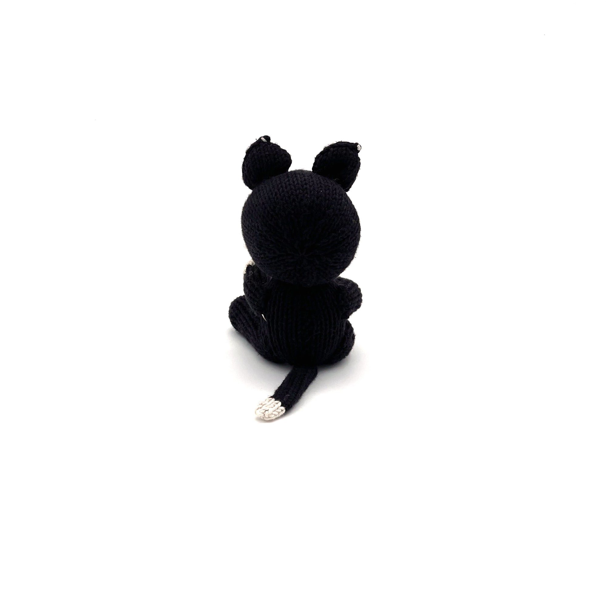 kuscheltiere,bio,baumwolle,madeinkenya,fairtrade,rascal,katze,schwarz,bio-baumwolle,madeinkenia,handgestrickt,stofftiere,kind,kinder,spielzeuge,geschenke,organic,madeinafrica,handgemacht,handmade,frauenprojekt,community-project,aidbytrade,products-with-a-story,empowerment-durch-handel,fair-produziert,organic-cotton,stricktier,black,nachhaltig,geburtstagsgeschenk,kikoy,geschenkidee