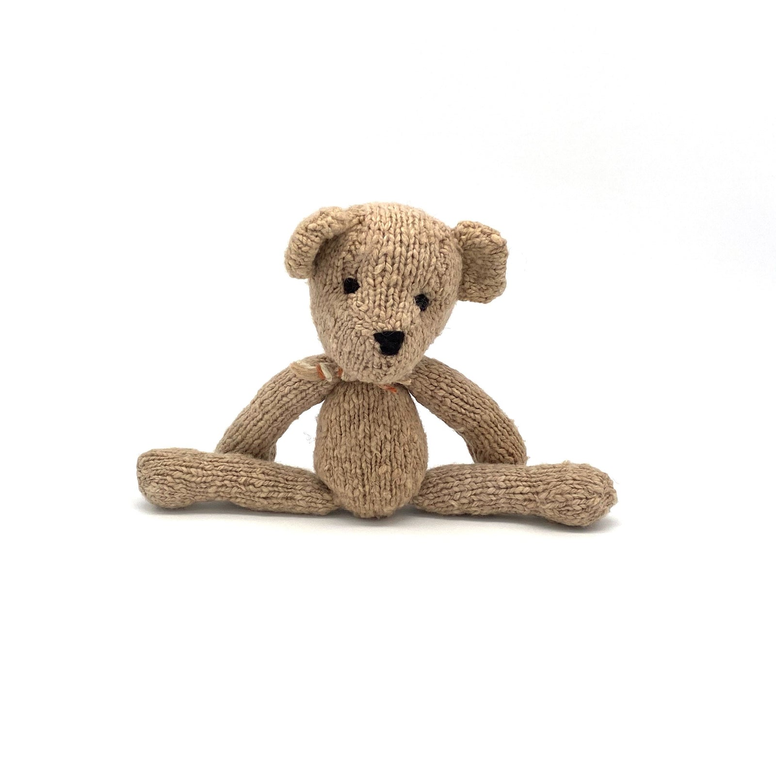 kuscheltiere,bio,wolle,madeinkenya,fairtrade,ditsy,baer,beige,bio-baumwolle,madeinkenia,handgestrickt,stofftiere,kind,kinder,spielzeuge,geschenke,organic,madeinafrica,handgemacht,handmade,frauenprojekt,community-project,aidbytrade,products-with-a-story,empowerment-durch-handel,fair-produziert,organic-cotton,stricktier,beige,nachhaltig,geburtstagsgeschenk,kikoy,geschenkidee