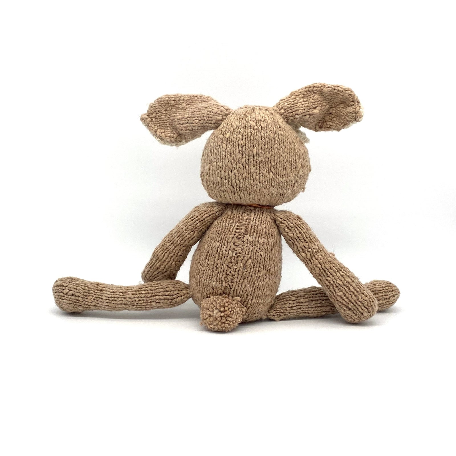 kuscheltiere,bio,wolle,madeinkenya,fairtrade,ditsy,hase,beige,bio-baumwolle,madeinkenia,handgestrickt,stofftiere,kind,kinder,spielzeuge,geschenke,organic,madeinafrica,handgemacht,handmade,frauenprojekt,community-project,aidbytrade,products-with-a-story,empowerment-durch-handel,fair-produziert,organic-cotton,stricktier,beige,nachhaltig,geburtstagsgeschenk,kikoy,geschenkidee