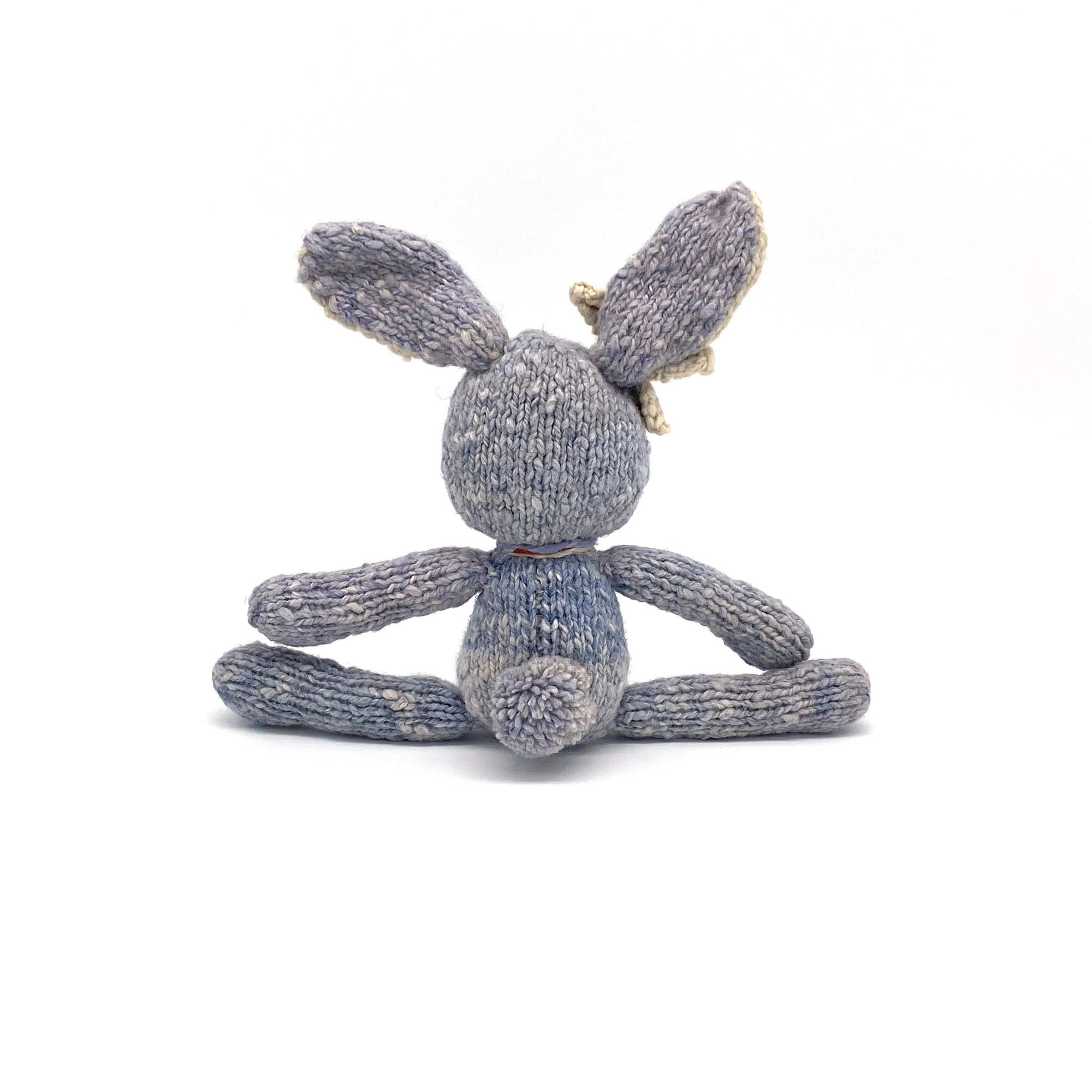 kuscheltiere,bio,wolle,madeinkenya,fairtrade,ditsy,hase,hellblau,bio-baumwolle,madeinkenia,handgestrickt,stofftiere,kind,kinder,spielzeuge,geschenke,organic,madeinafrica,handgemacht,handmade,frauenprojekt,community-project,aidbytrade,products-with-a-story,empowerment-durch-handel,fair-produziert,organic-cotton,stricktier,lightblue,nachhaltig,geburtstagsgeschenk,kikoy,geschenkidee