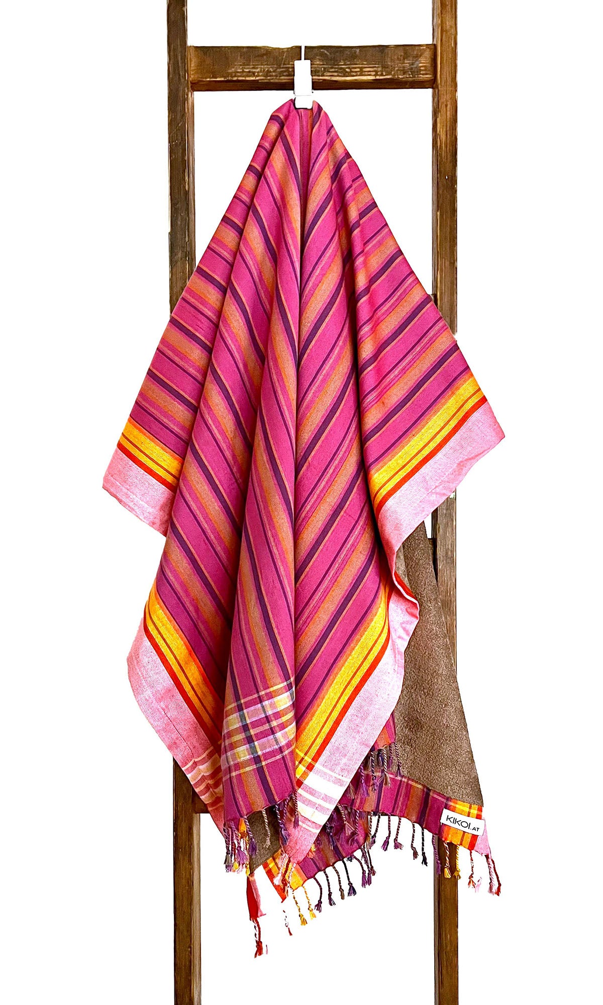 kikoi.at,bestellen,onlineshop,kikoy,baumwolle,madeinkenya,fairtrade,handtuch,hamamtuch,lila-rosa,gestreift,sand,madeinkenia,madeinafrica,empowerment-durch-handel,fair-produziert,nachhaltig,products-with-a-story,community-project,aidbytrade,geburtstagsgeschenk,geschenk-idee,strand-tuch,badetuch,saunatuch,baby-decke,badezimmer,bade-handtuch,schultertuch,sonnenschutz,surfen,baby-handtuch,frottee,yoga,pilates,strand-decke,picknick-decke,urlaub,baden,wellness,spa,schwimmen,reisen,schnell-trocknend,leicht,wandern