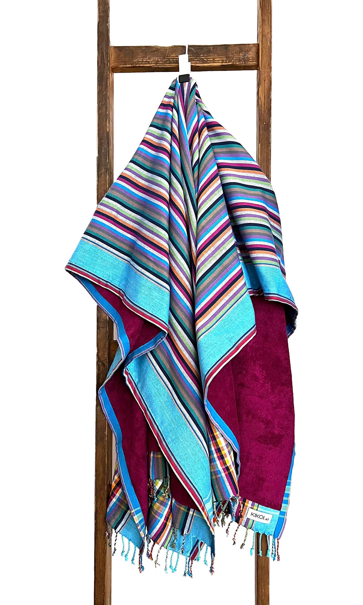 kikoi.at,bestellen,onlineshop,kikoy,baumwolle,madeinkenya,fairtrade,handtuch,hamamtuch,mittelblau-tuerkis,gestreift,lila,madeinkenia,madeinafrica,empowerment-durch-handel,fair-produziert,nachhaltig,products-with-a-story,community-project,aidbytrade,geburtstagsgeschenk,geschenk-idee,strand-tuch,badetuch,saunatuch,baby-decke,badezimmer,bade-handtuch,schultertuch,sonnenschutz,surfen,baby-handtuch,frottee,yoga,pilates,strand-decke,picknick-decke,urlaub,baden,wellness,spa,schwimmen,reisen,schnell-trocknend