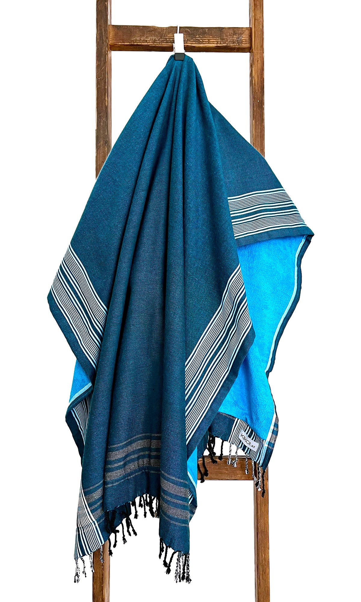 kikoi.at,bestellen,onlineshop,kikoy,baumwolle,madeinkenya,fairtrade,handtuch,hamamtuch,schwarz-tuerkis,,tuerkis,madeinkenia,madeinafrica,empowerment-durch-handel,fair-produziert,nachhaltig,products-with-a-story,community-project,aidbytrade,geburtstagsgeschenk,geschenk-idee,strand-tuch,badetuch,saunatuch,baby-decke,badezimmer,bade-handtuch,schultertuch,sonnenschutz,surfen,baby-handtuch,frottee,yoga,pilates,strand-decke,picknick-decke,urlaub,baden,wellness,spa,schwimmen,reisen,schnell-trocknend,leicht,wandern