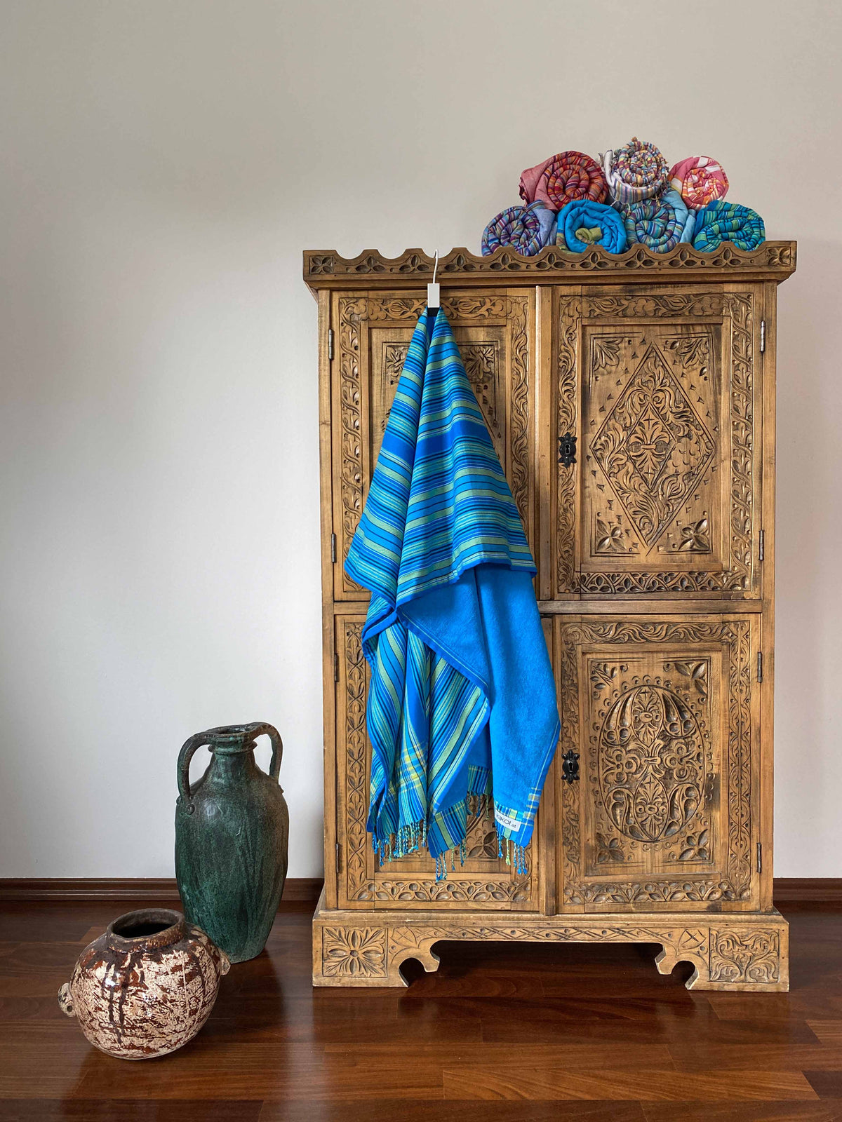 kikoi.at,bestellen,onlineshop,kikoy,baumwolle,madeinkenya,fairtrade,handtuch,hamamtuch,tuerkis,gestreift,tuerkis,wfto,madeinkenia,madeinafrica,empowerment-durch-handel,fair-produziert,nachhaltig,products-with-a-story,aidbytrade,geburtstagsgeschenk,geschenk-idee,strand-tuch,badetuch,saunatuch,baby-decke,badezimmer,bade-handtuch,schultertuch,sonnenschutz,surfen,baby-handtuch,frottee,yoga,pilates,strand-decke,picknick-decke,urlaub,baden,wellness,spa,schwimmen,reisen,schnell-trocknend,leicht,wandern,outdoor