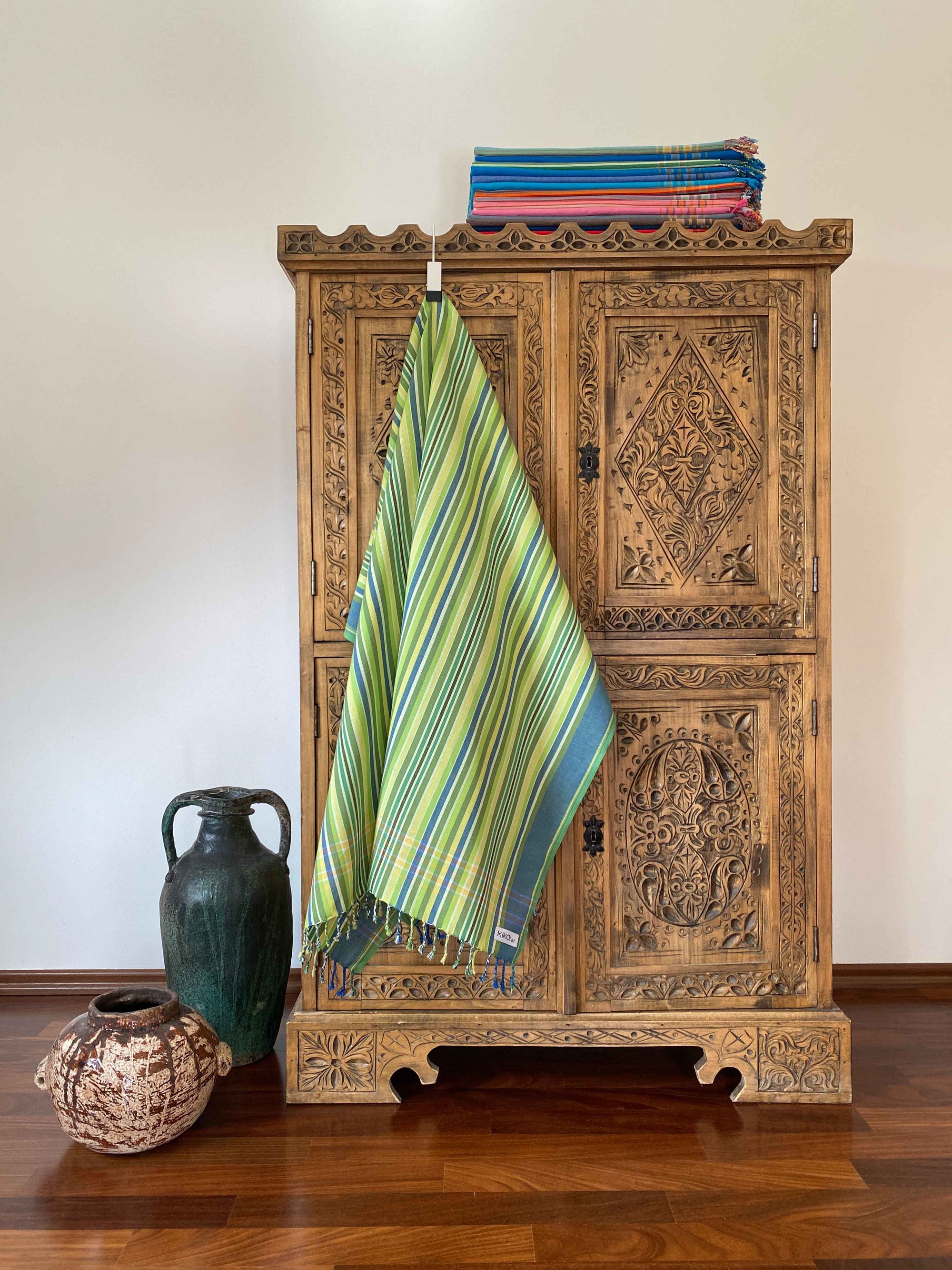 kikoi.at,bestellen,onlineshop,kikoy,baumwolle,madeinkenya,fairtrade,strandtuch,hamamtuch,lime,gestreift,wfto,madeinkenia,madeinafrica,empowerment-durch-handel,fair-produziert,nachhaltig,products-with-a-story,community-project,aidbytrade,geburtstagsgeschenk,geschenk-idee,handtuch,badetuch,saunatuch,sarong,pareo,schal,schultertuch,sonnenschutz,wickelrock,baby-handtuch,tischdecke,yoga,pilates,strand-decke,picknick-decke,urlaub,baden,wellness,spa,schwimmen,reisen,schnell-trocknend,leicht,wandern,outdoor